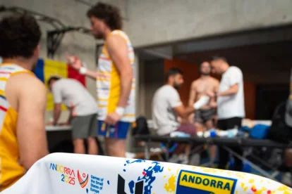 Els jugadors de la selecció andorrana de rugbi 7 abans del debut als jocs