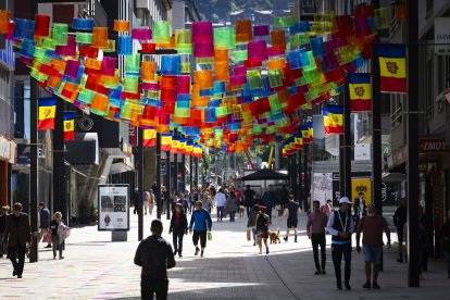 El sostre decoratiu instal·lat a l'avinguda Meritxell.



Foto: Comú d'Andorra la Vella/Tony Lara