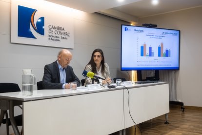 Josep Maria Mas i Sol Rossell en la presentació de l'Informe de la Cambra