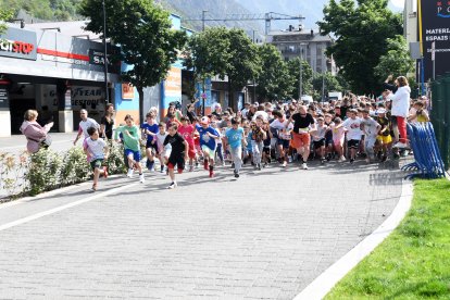 Participants a la VIII edició de la cursa Belluga't.