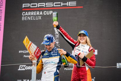 Porté celebrant-ho, al lloc més alt del podi.