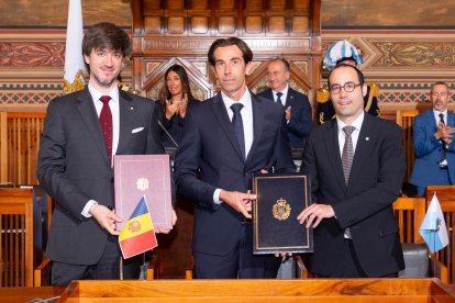 Ensenyat amb les autoritats de San Marino.