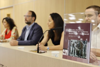 La presentació del volum 'Arbitratge i mediació' que ha tingut lloc aquest dimecres a l'UdA.