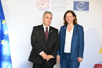 La secretària d'Estat, Ester Cervós, amb el mninistre d'Afers Socials de Malta, Michael Falzon