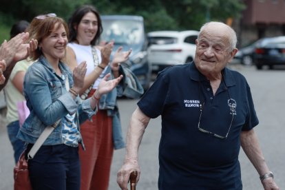 Mossèn Ramon rep l’Orde de Carlemany