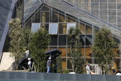 Últims retocs a la llacuna exterior de Caldea.