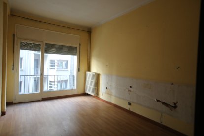Estat actual d’una de les habitacions de l’antic hotel Pol.
