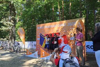 Martínez, a l’esquerra, al podi.