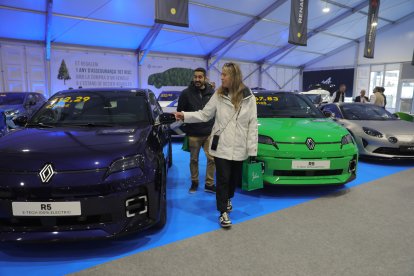 Un cotxe elèctric en exposició a la passada Fira d’Andorra la Vella.