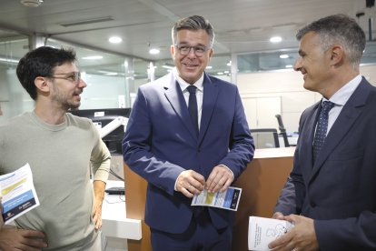 El ministre Marc Rossell en la presentació de les mesures de l’atenció del servei de Tràmits.
