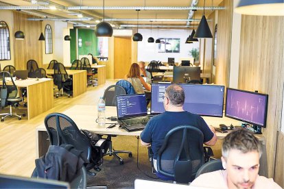 L’espai de treball d’un coworker.