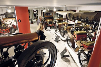L’exposició de vehicles abans del tancament temporal.