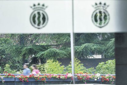 Passarel·la que uneix la plaça del Poble i el comú d’Andorra la Vella.