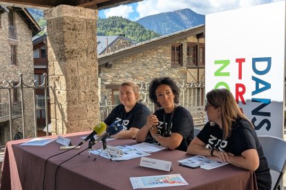Meritxell Rabadà, Sandra Tudó i Marta Closa durant la roda de premsa de presentació
