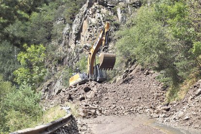 Neteja de l’esllavissada d’Os de Civís.