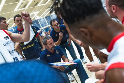 Plaza, donant instruccions als seus jugadors.