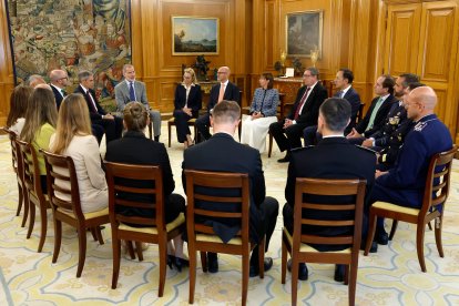 Felip VI agraeix l’ajut dels bombers d’Andorra