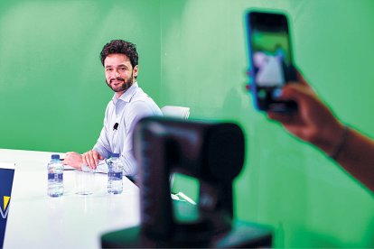 Cerni Escalé, al plató de Diari TV.