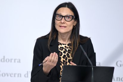 La ministra Ester Molné en la presentació de la quota general i la de futbolistes aprovades avui