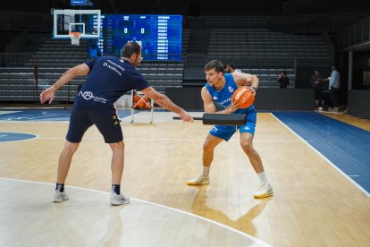 La plantilla tricolor segueix preparant l’imminent inici de la competició.