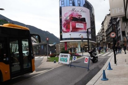 L'avinguda de Meritxell tallada.