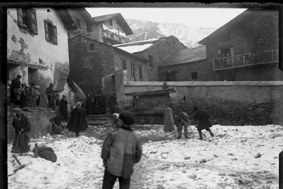 Ball de l’Ossa d’Ordino a principi del segle XX.