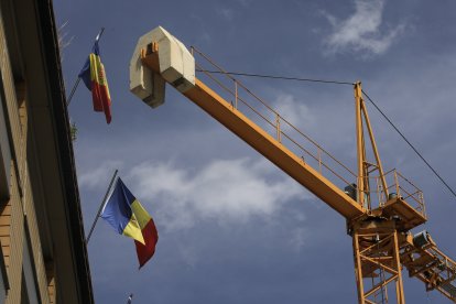Grues de la construcció que es visualitzen des de l’alçada.