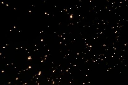 El festival de fanalets del desert del Mojave encèn el cel de Las Vegas