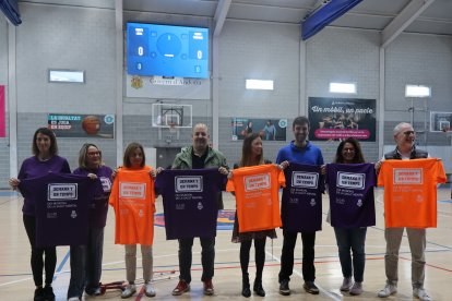 Les autoritats en un dels actes del Dia mundial de la salut mental.