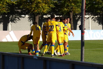 Els jugadors de la selecció celebren un dels gols