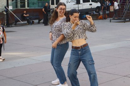 Un instant de l'espectacle 'Pas a pas' de les joves companyies d'Andorra.