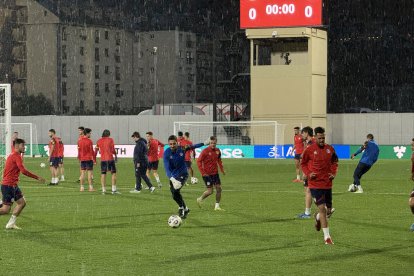 La selecció masculina va entrenar ahir al Nou Estadi de la FAF d’Encamp.