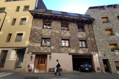 L’edifici que es transformarà en habitatge per a gent gran.
