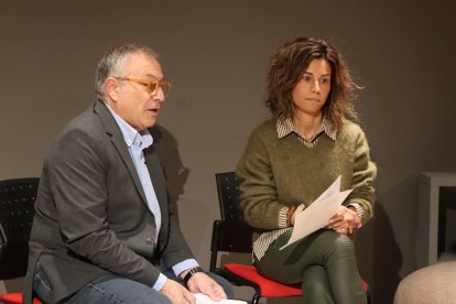 El conseller de Cultura i Promoció Econòmica, Valentí Closa, i la responsable de Cultura, Anna Allué.