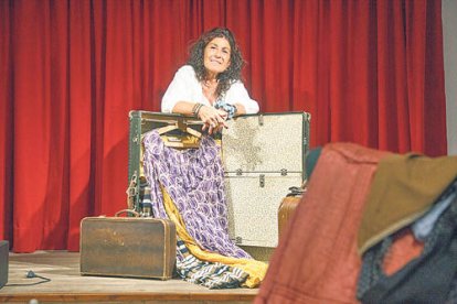 Mercè Canals, al seu taller.