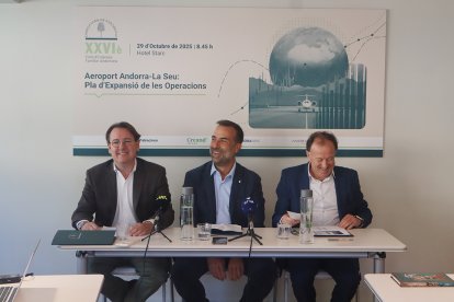 El secretari de l'EFA, Daniel Aristot, el president de l'EFA, Daniel Armengol, i el secretari tècnic de l'EFA, Joan Tomàs