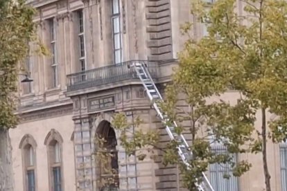Muntacàrregues usat pels assaltants del Louvre