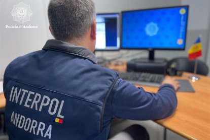 Un agent de la policia d’Andorra d’Interpol.