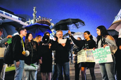 Membres de Moviment per Palestina en una protesta.
