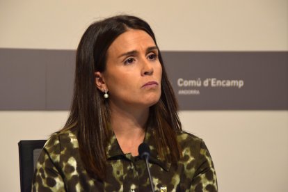 La cònsol, Laura Mas