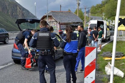 Un control de la gendarmeria a l’Ospitalet.