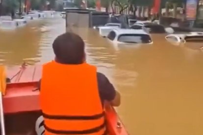 Un vídeo on es mostren els efectes de les inundacions de Vietnam