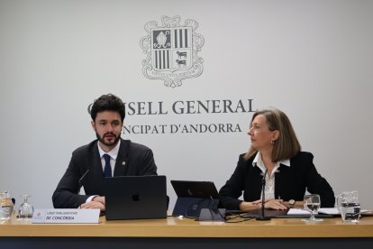 Cerni Escalé i Maria Àngels Aché a la Roda de premsa d'aquesta tarda