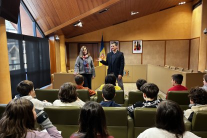 Fité amb els alumnes de l'escola francesa de la Massana, durant la visita al comú