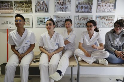 Estudiants de formació professional a Aixovall.