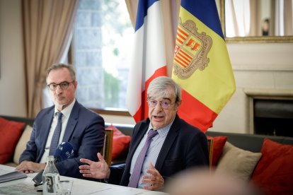 L'ambaixador francès a Andorra, Nicolàs Eybalin i el Ministre de finances Ladislao Baró