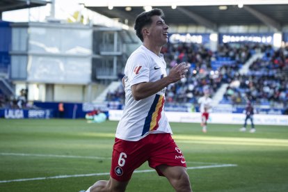 Villahermosa celebrant el gol a Osca.