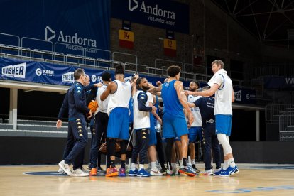 Els jugAdors del MoraBanc, al pavelló Toni Martí.