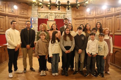 Els consellers i conselleres al Consell d'Infants.