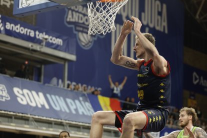 Artem Pustovyi, en el partit davant l’Unicaja.